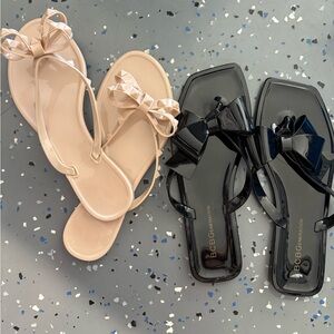 BCBGeneration Women's Black and Cream Sandals